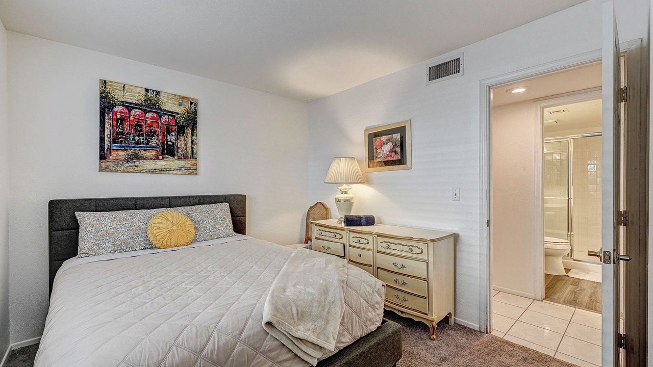 Photo of Bedroom in Canyon Gate