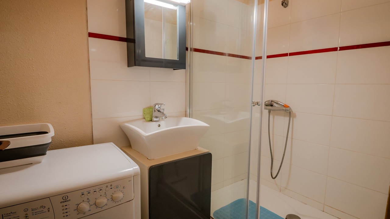 Photo of Bathroom in Courseulles-sur-Mer