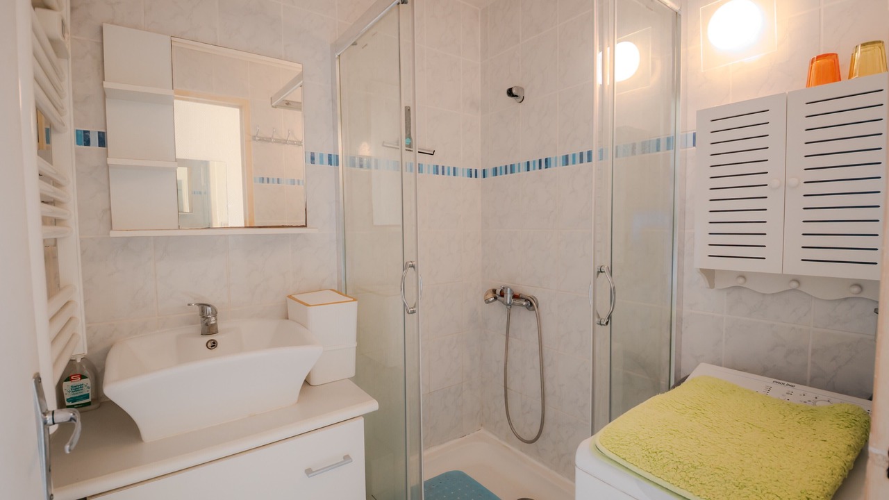 Photo of Bathroom in Bernieres-sur-Mer