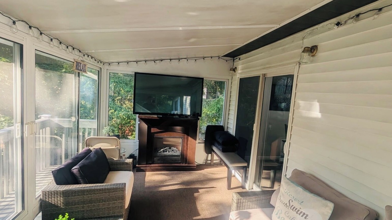 Photo of Livingroom in Pocono Mountain Lake