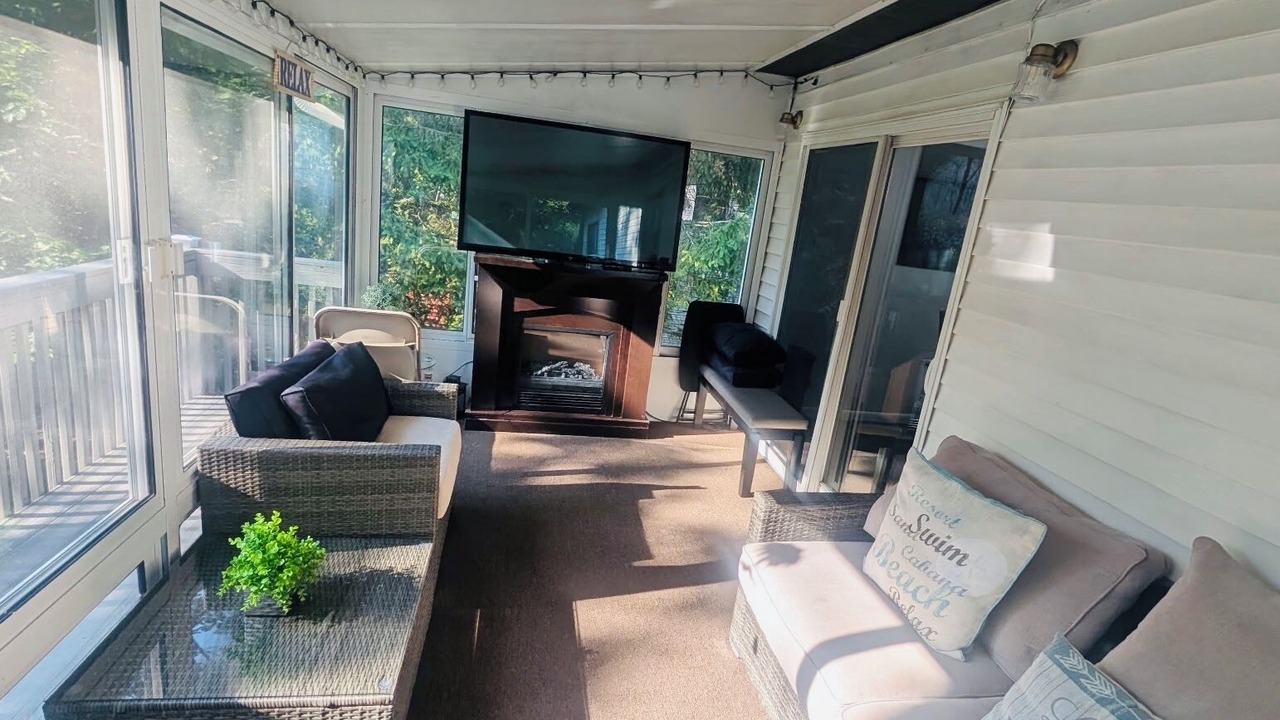 Photo of Livingroom in Pocono Mountain Lake