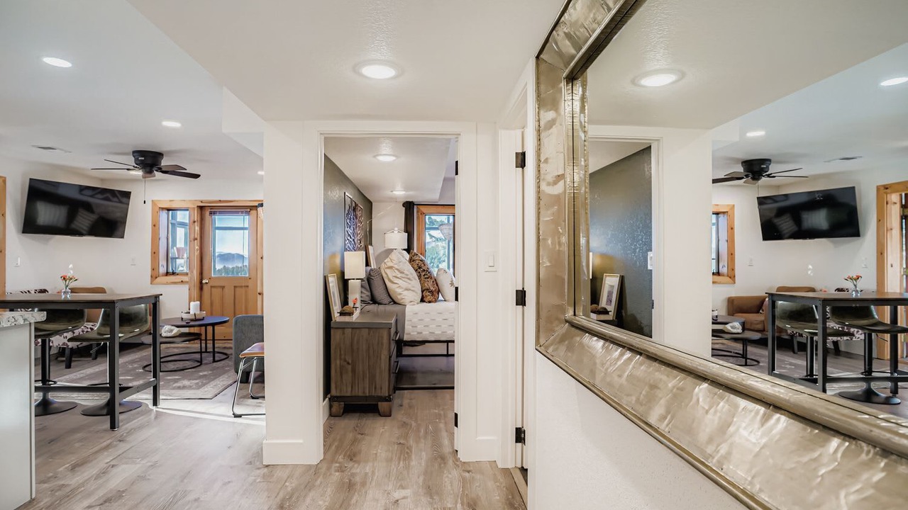 Photo of Bedroom in Richmond Hill Corridor