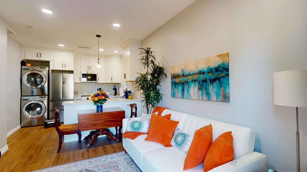 Photo of Livingroom in Burbank