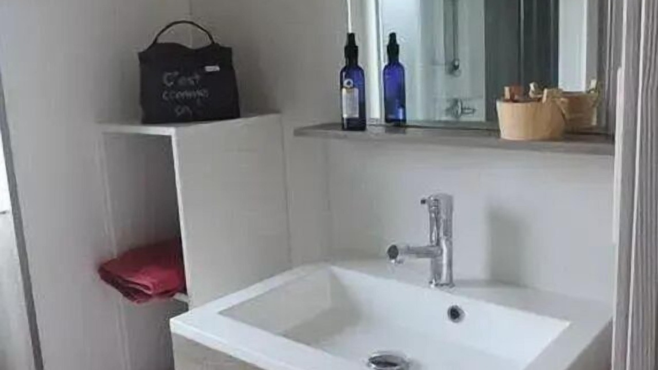 Photo of Bathroom in Sainte-Catherine-de-Fierbois