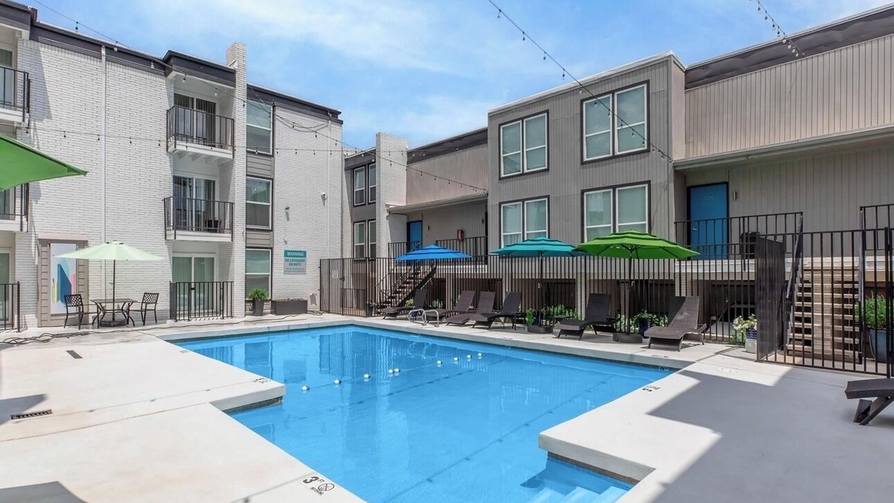 Photo of Outdoor in Oak Lawn