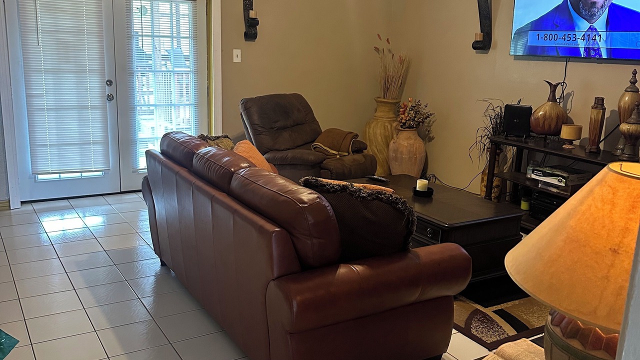 Photo of Livingroom in Kenner - Louis Armstrong International Airport