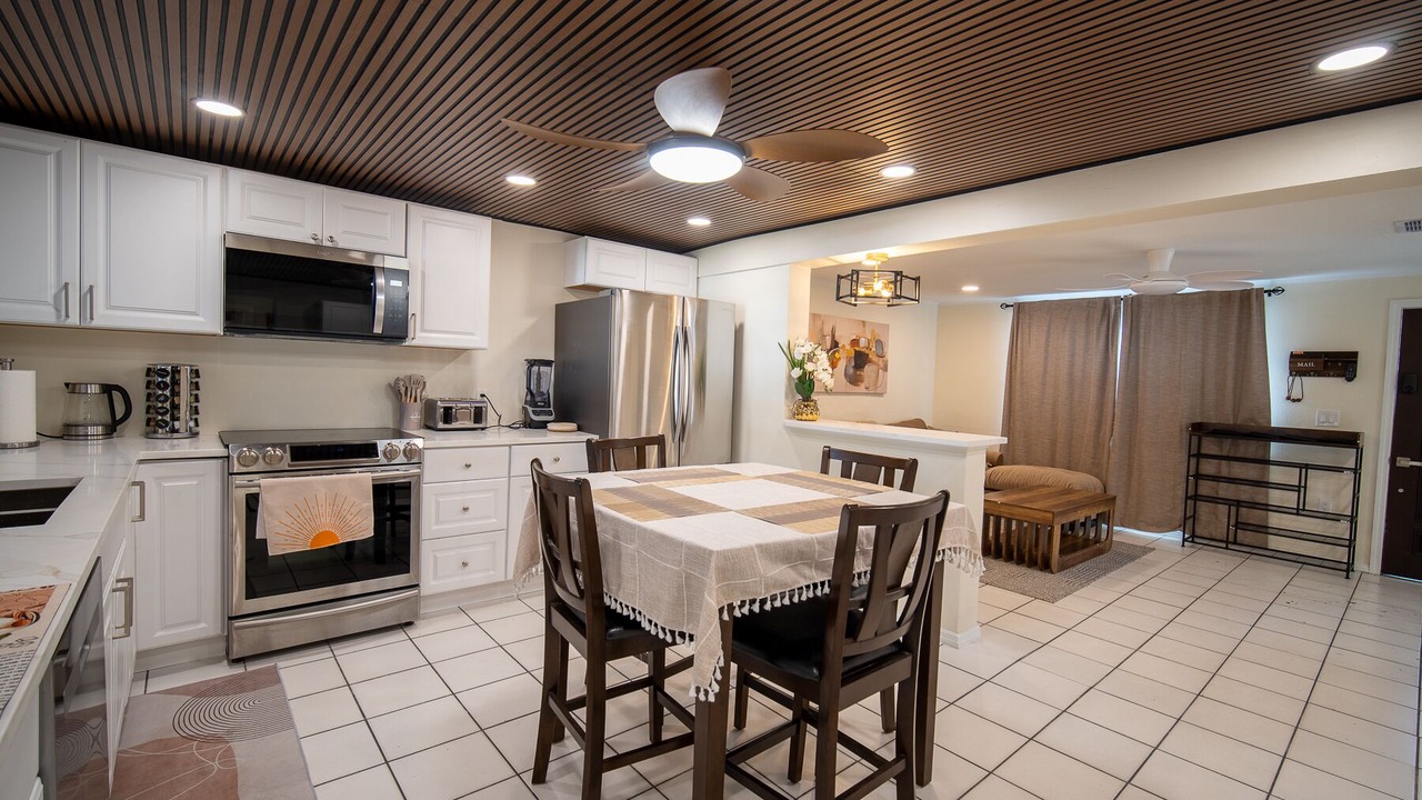 Photo of Kitchen in Broadview Manor