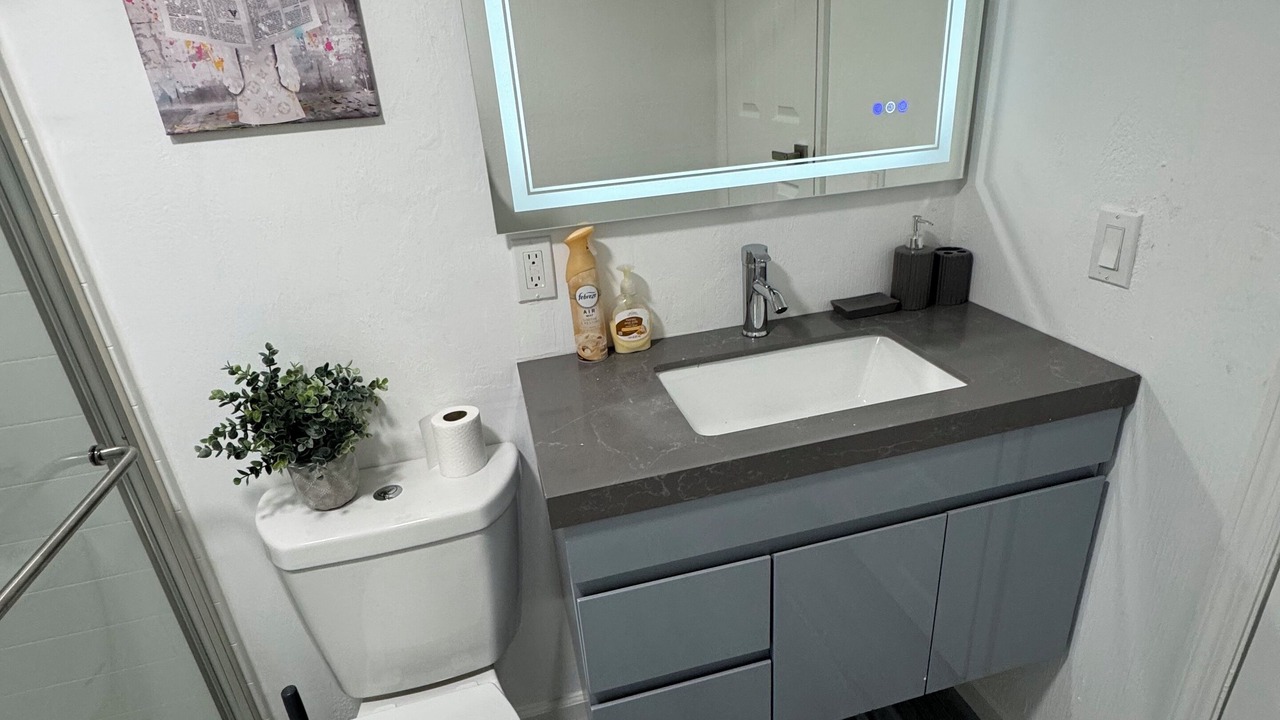 Photo of Bathroom in Broadview Manor