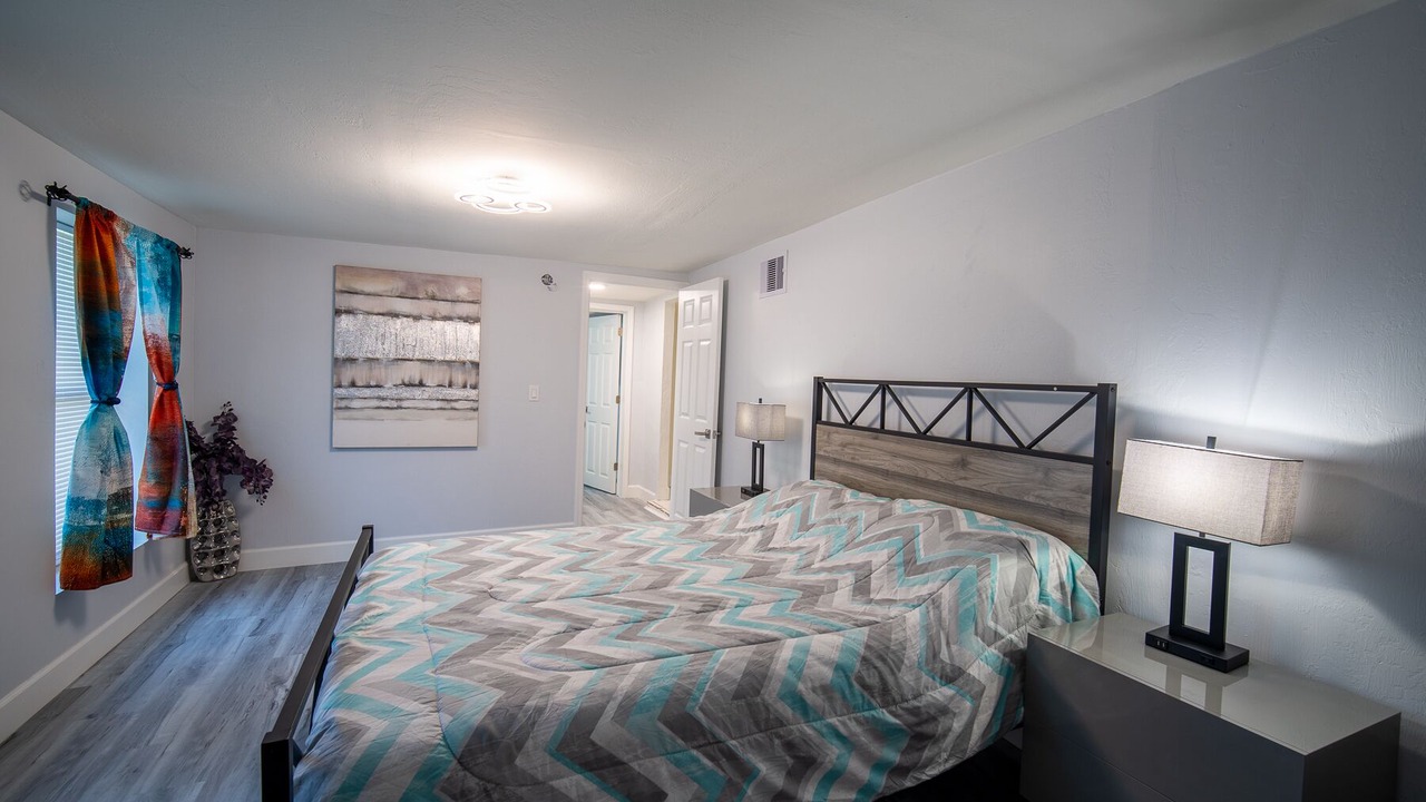 Photo of Bedroom in Broadview Manor
