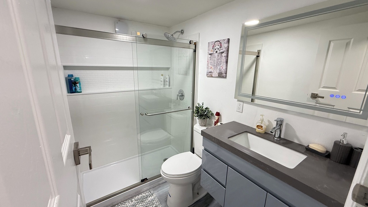 Photo of Bathroom in Broadview Manor