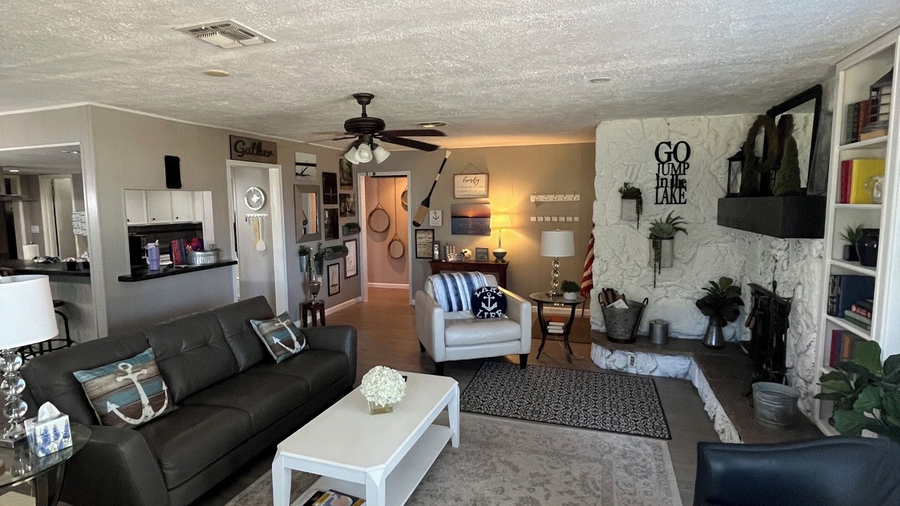 Photo of Livingroom in Trinity