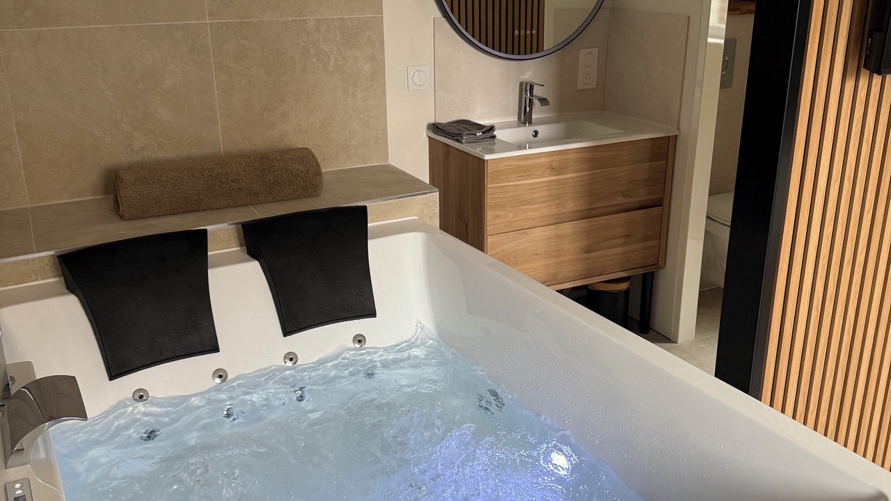 Photo of Bathroom in Riom