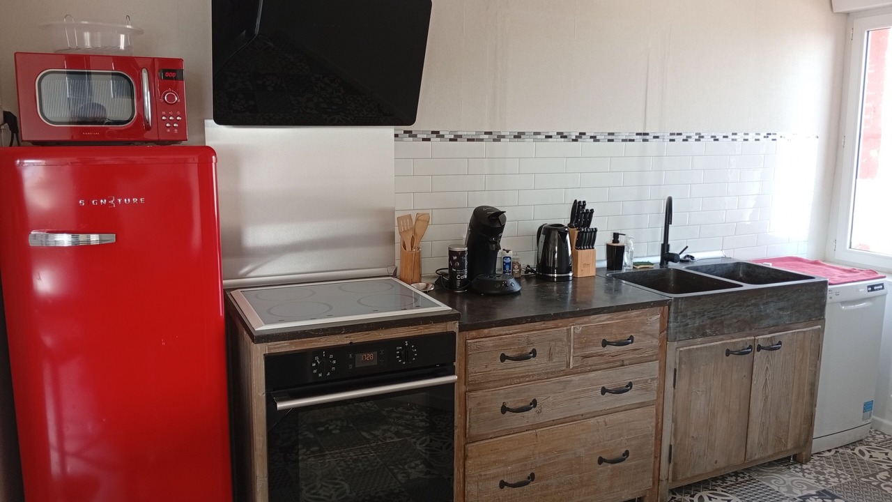 Photo of Kitchen in Saint-Vincent-sur-Jard