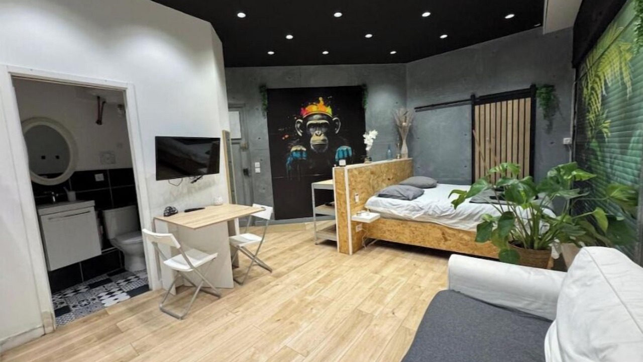 Photo of Bedroom in Jules Ferry - Recamier