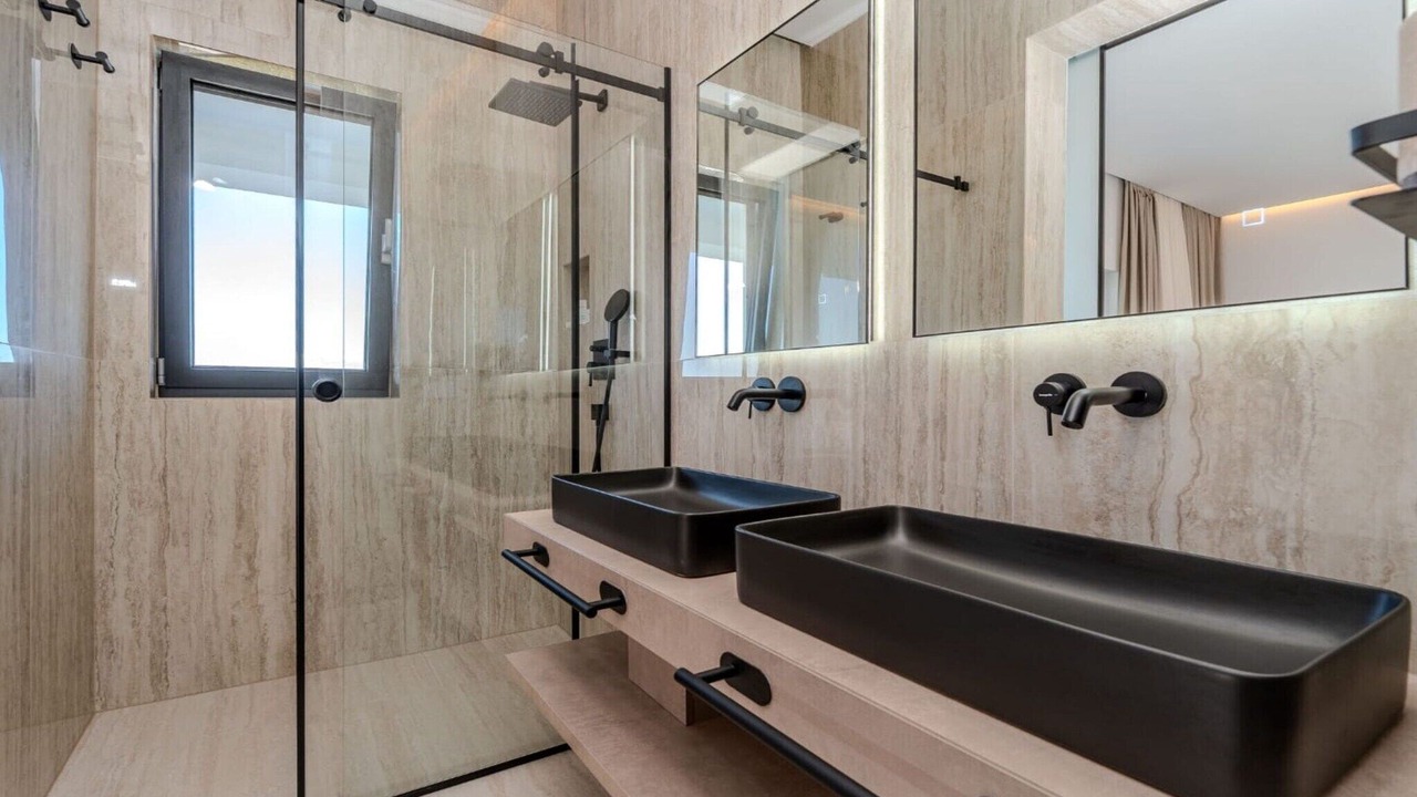 Photo of Bathroom in Preko