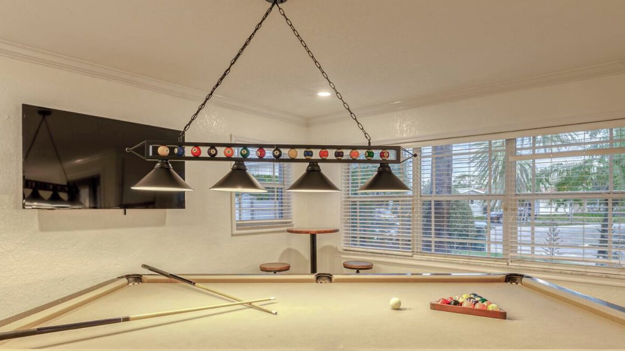Photo of Bedroom in Oakland Park