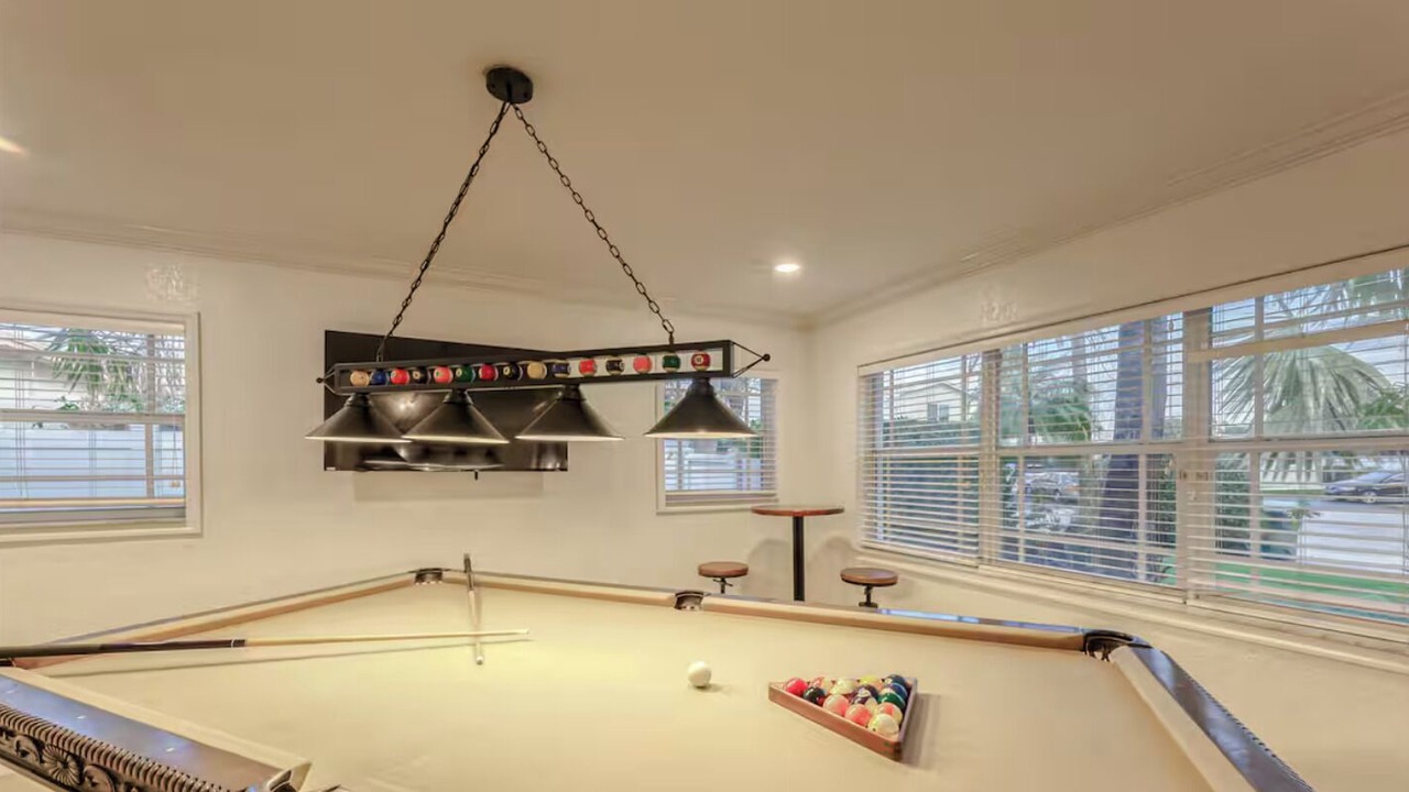 Photo of Bedroom in Oakland Park