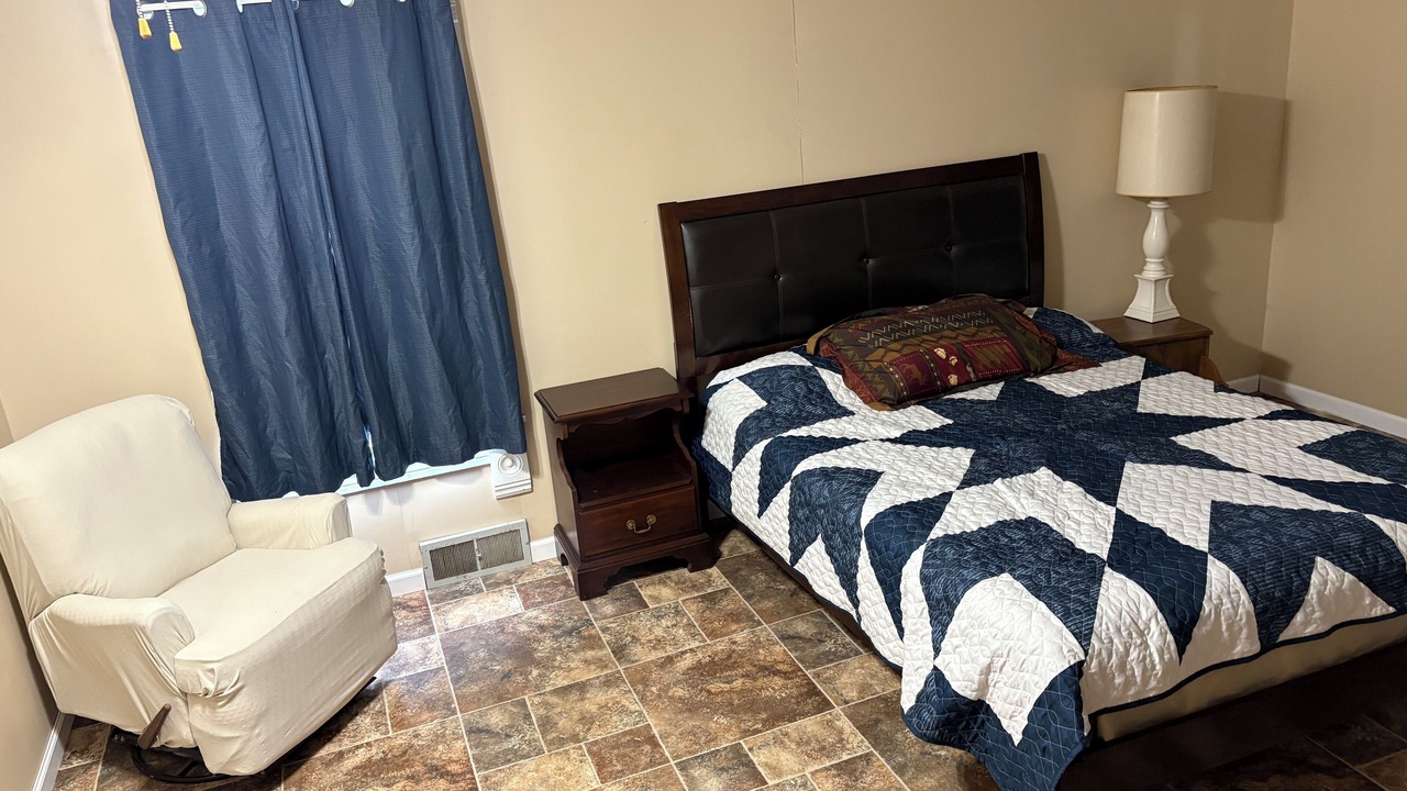 Photo of Bedroom in Garland