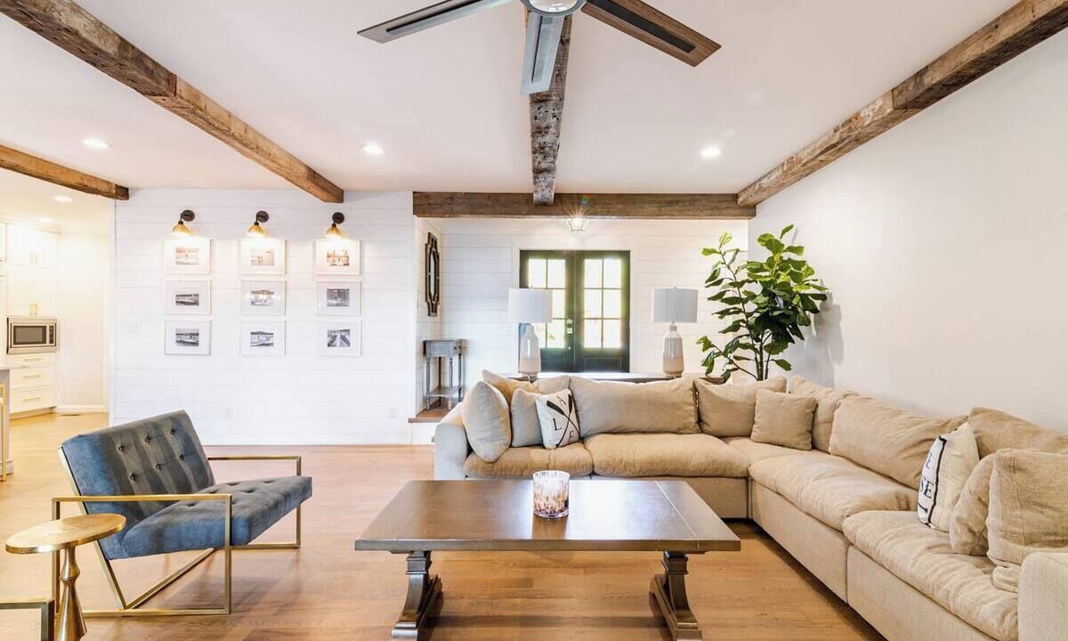 Photo of Livingroom in Cornelius