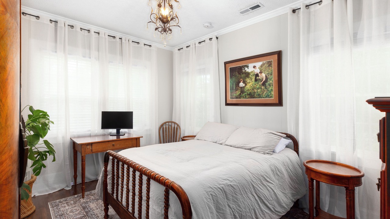 Photo of Bedroom in Opelika