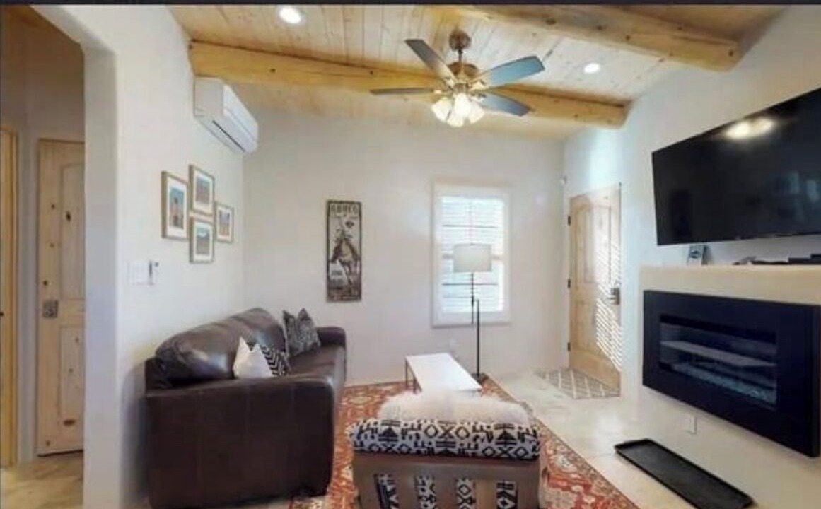 Photo of Livingroom in Historic Eastside