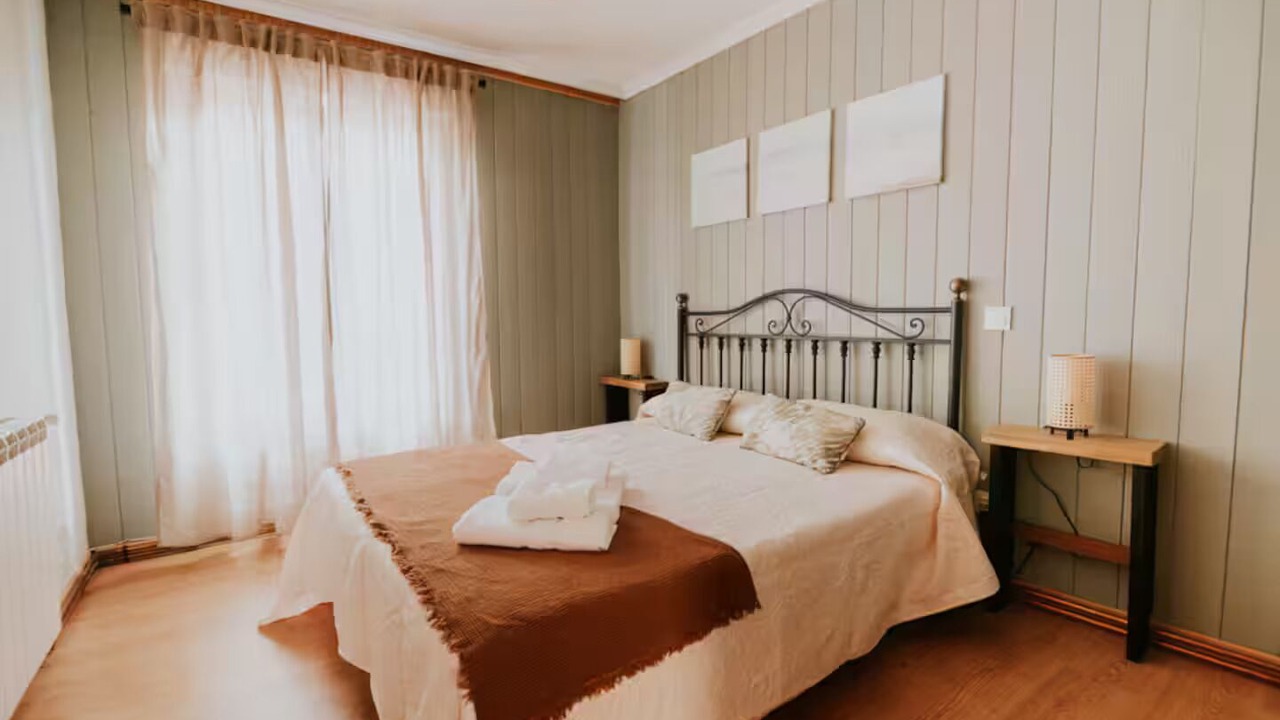 Photo of Bedroom in Haro