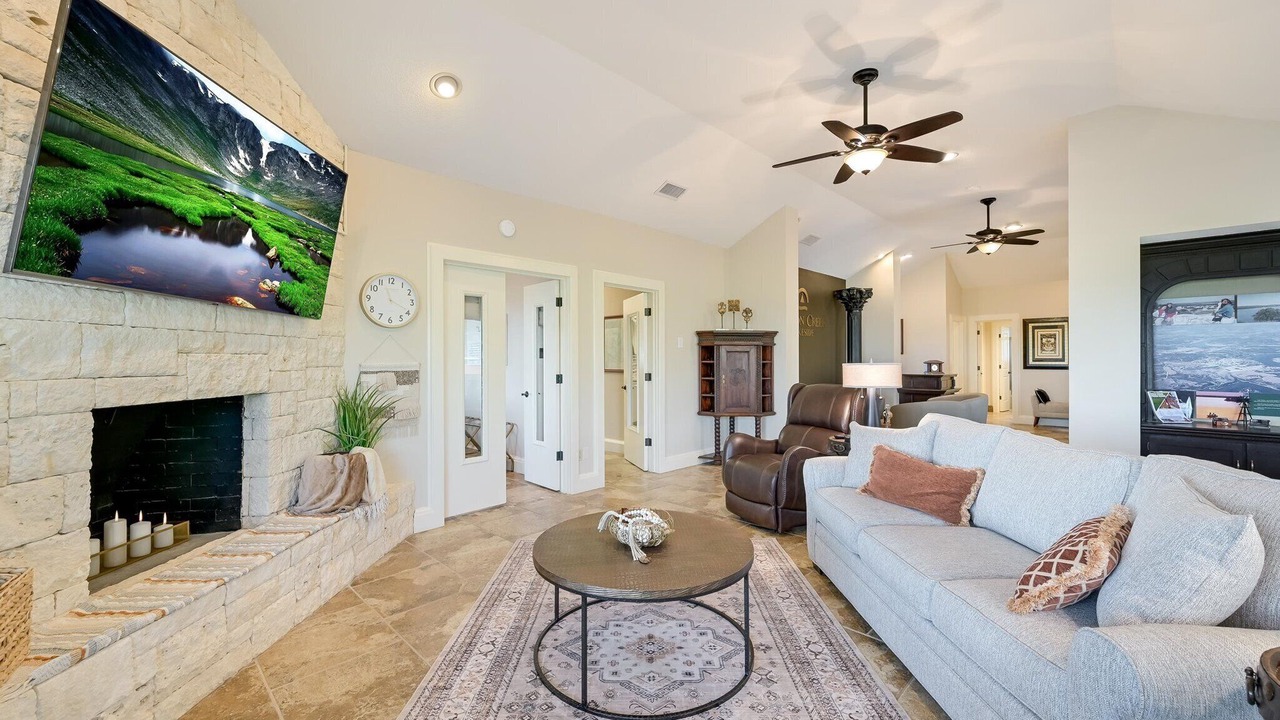 Photo of Livingroom in Barton Creek Lakeside