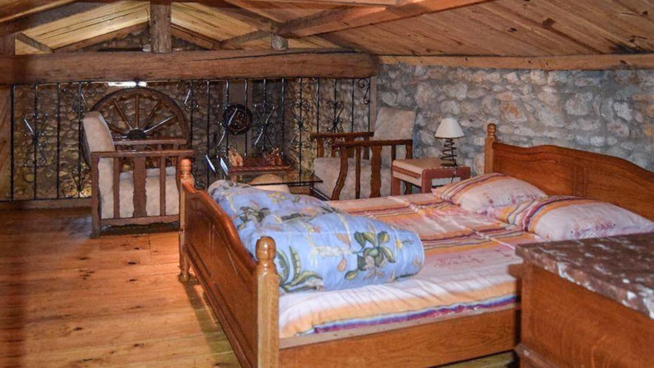 Photo of Others in Les Mages
