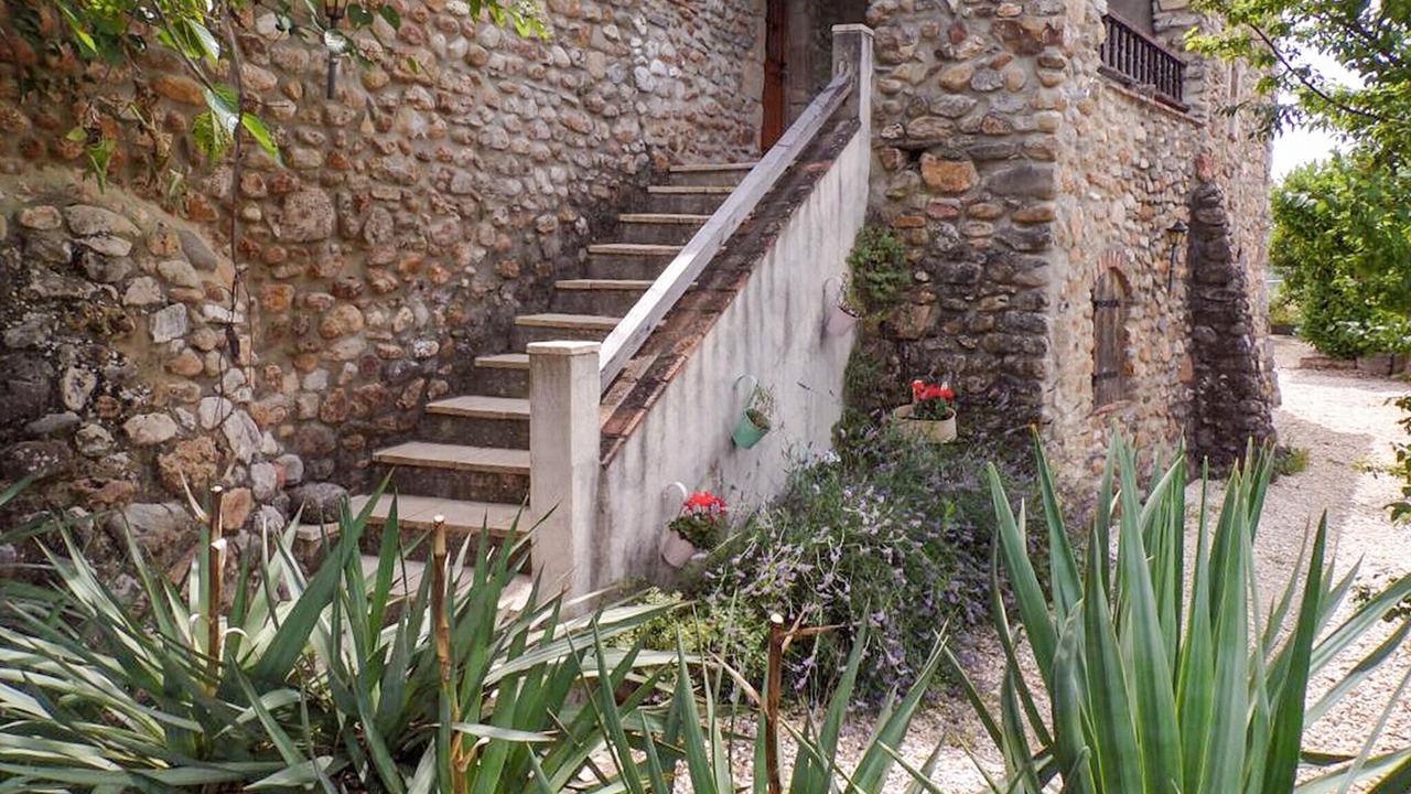 Photo of Others in Les Mages