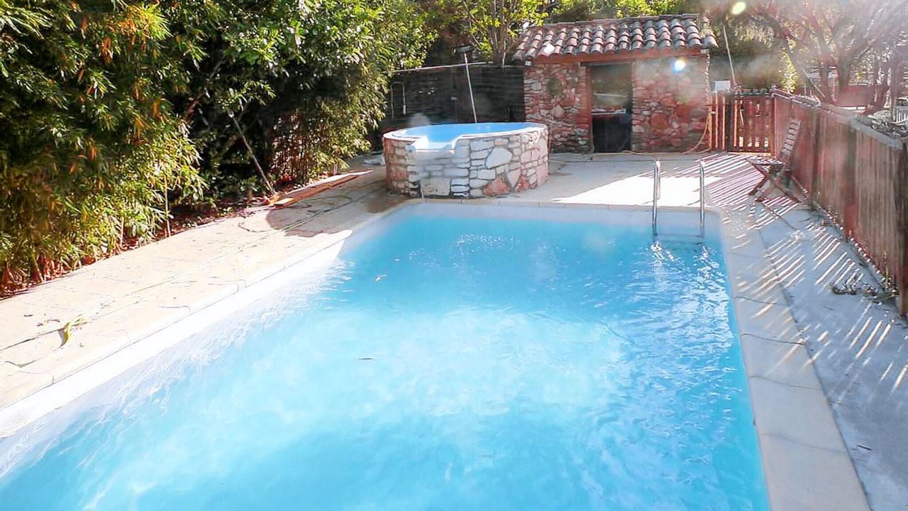Photo of Outdoor in Les Mages