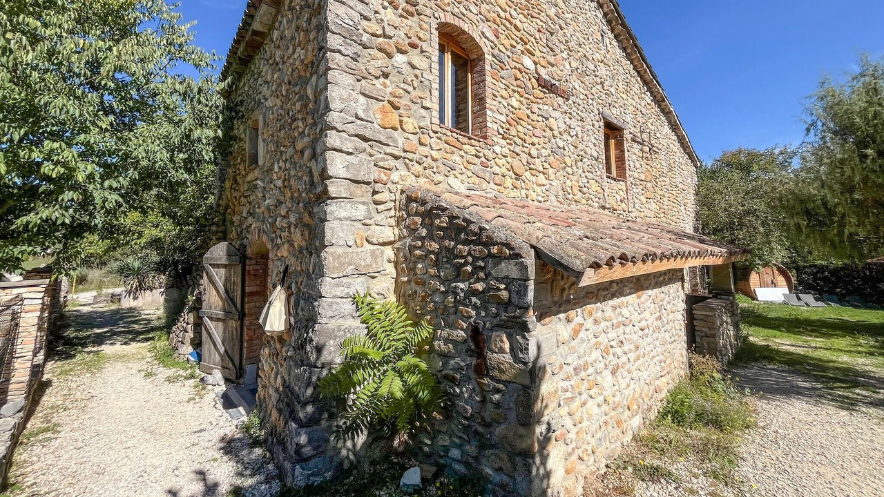 Photo of Others in Les Mages