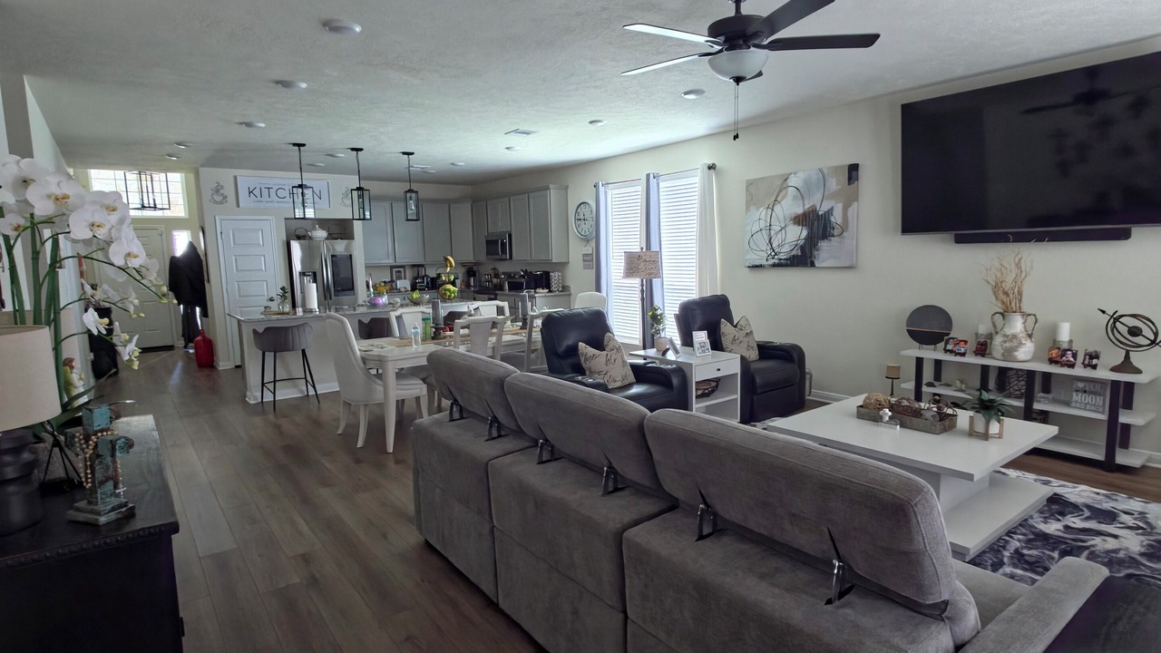 Photo of Livingroom in College Station