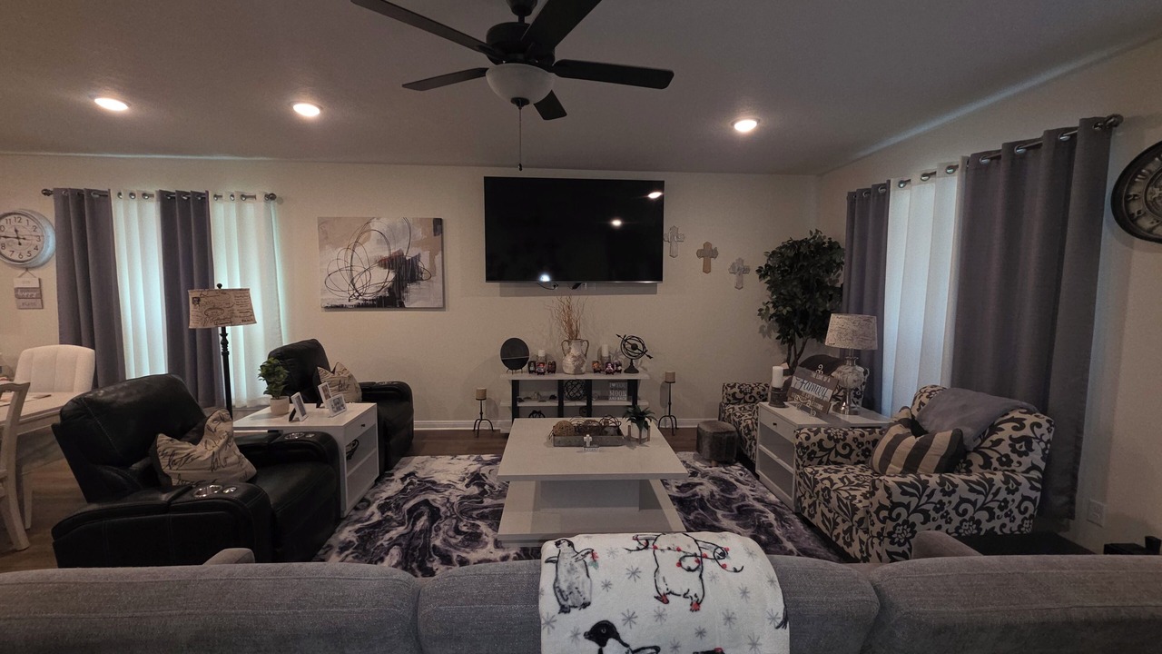 Photo of Livingroom in College Station