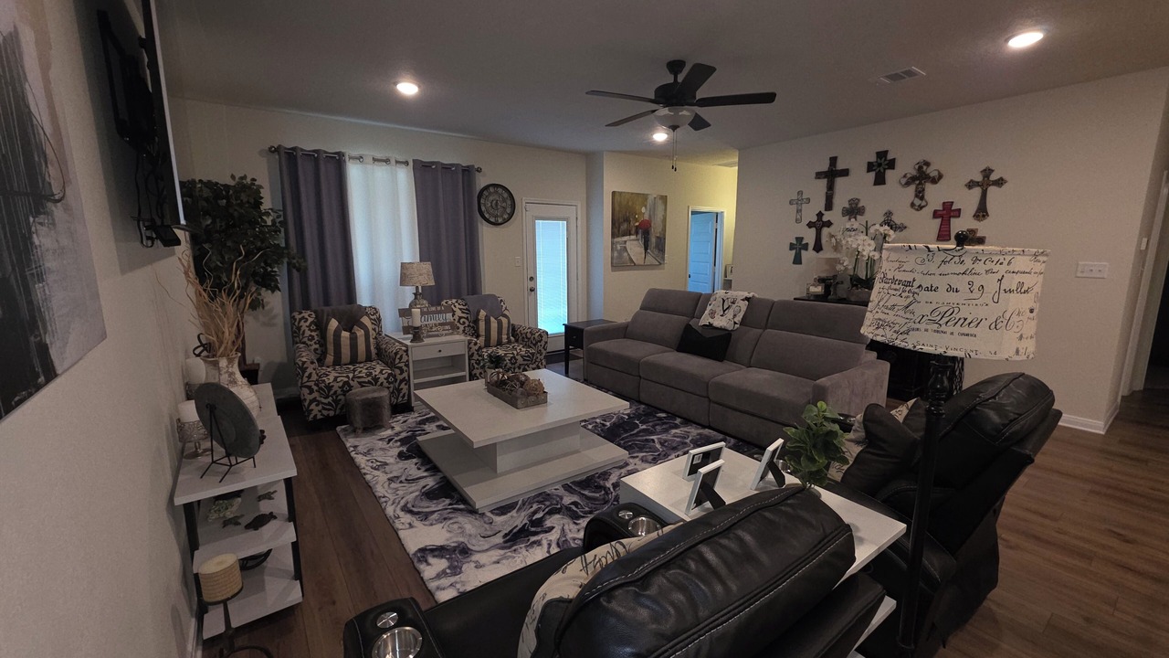 Photo of Livingroom in College Station