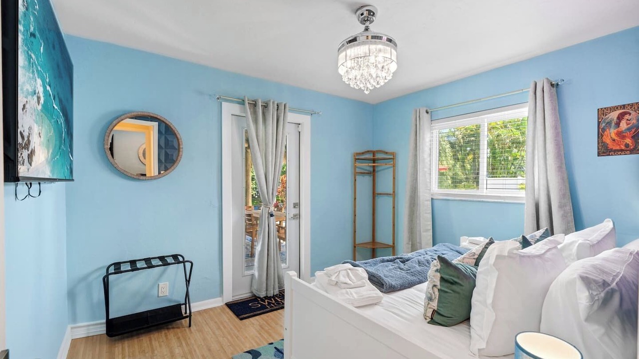 Photo of Bedroom in Golfview Harbor