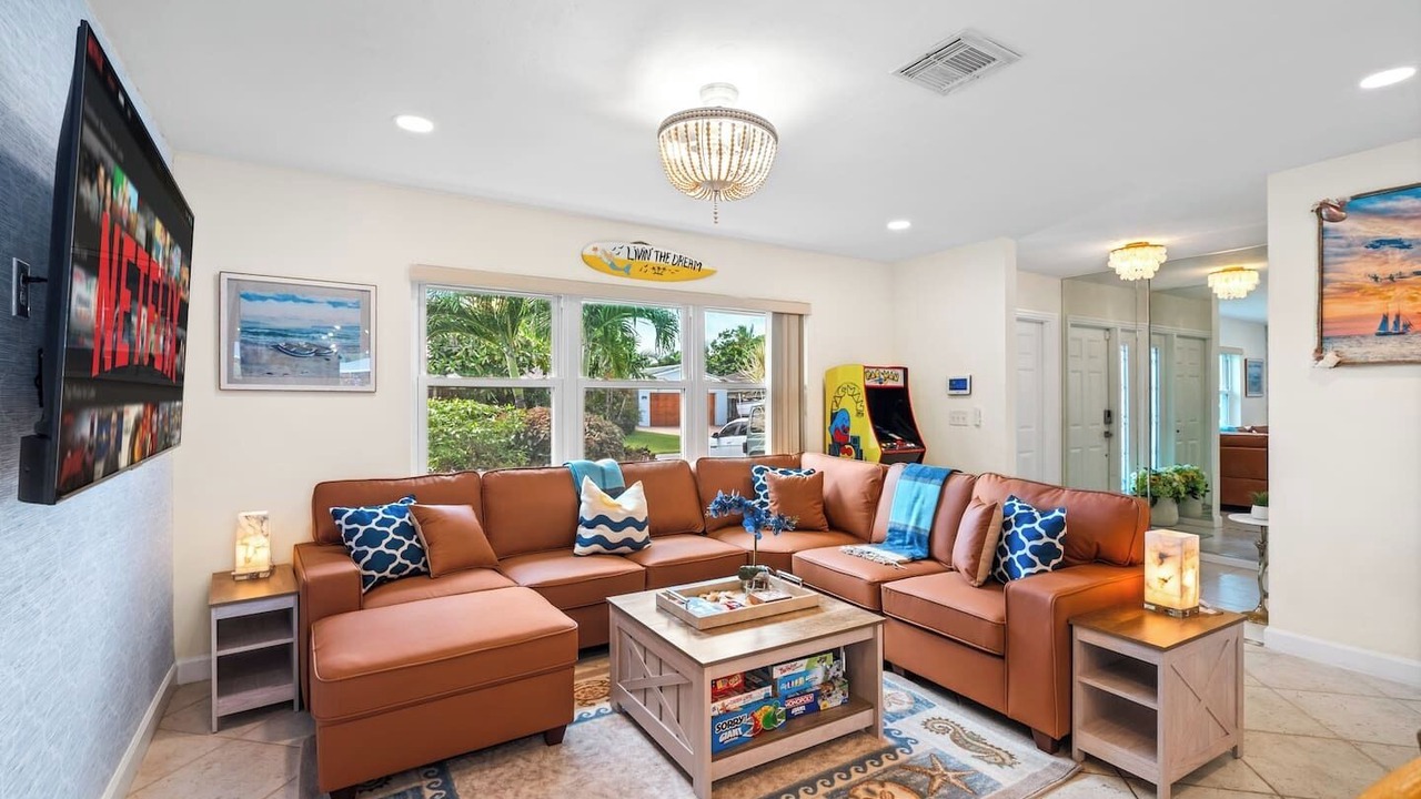 Photo of Livingroom in Golfview Harbor
