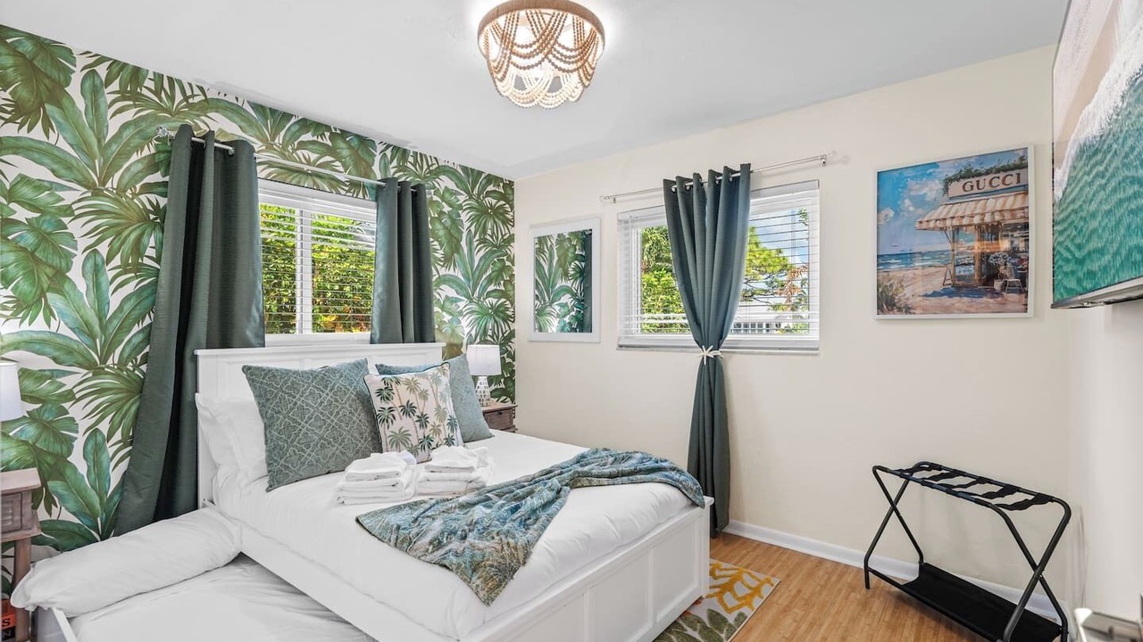 Photo of Bedroom in Golfview Harbor