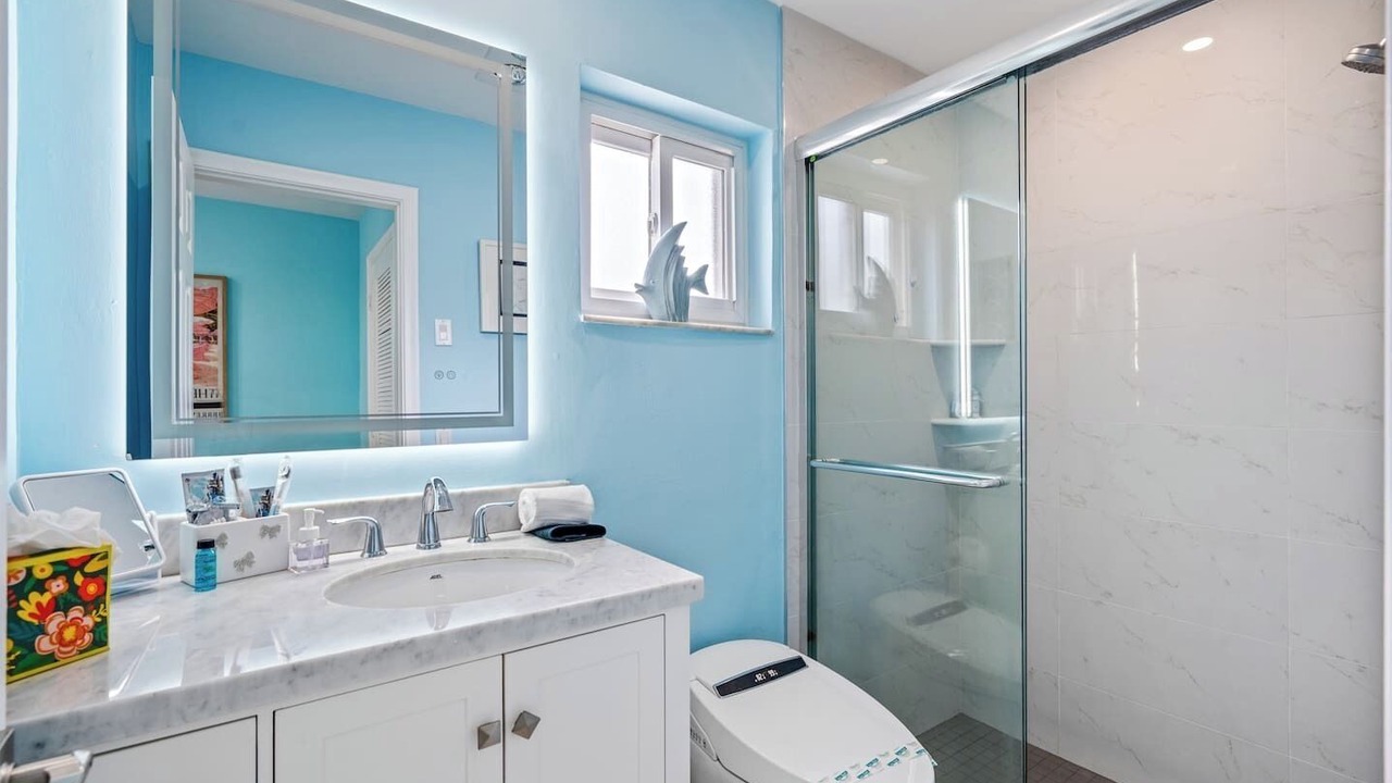 Photo of Bathroom in Golfview Harbor