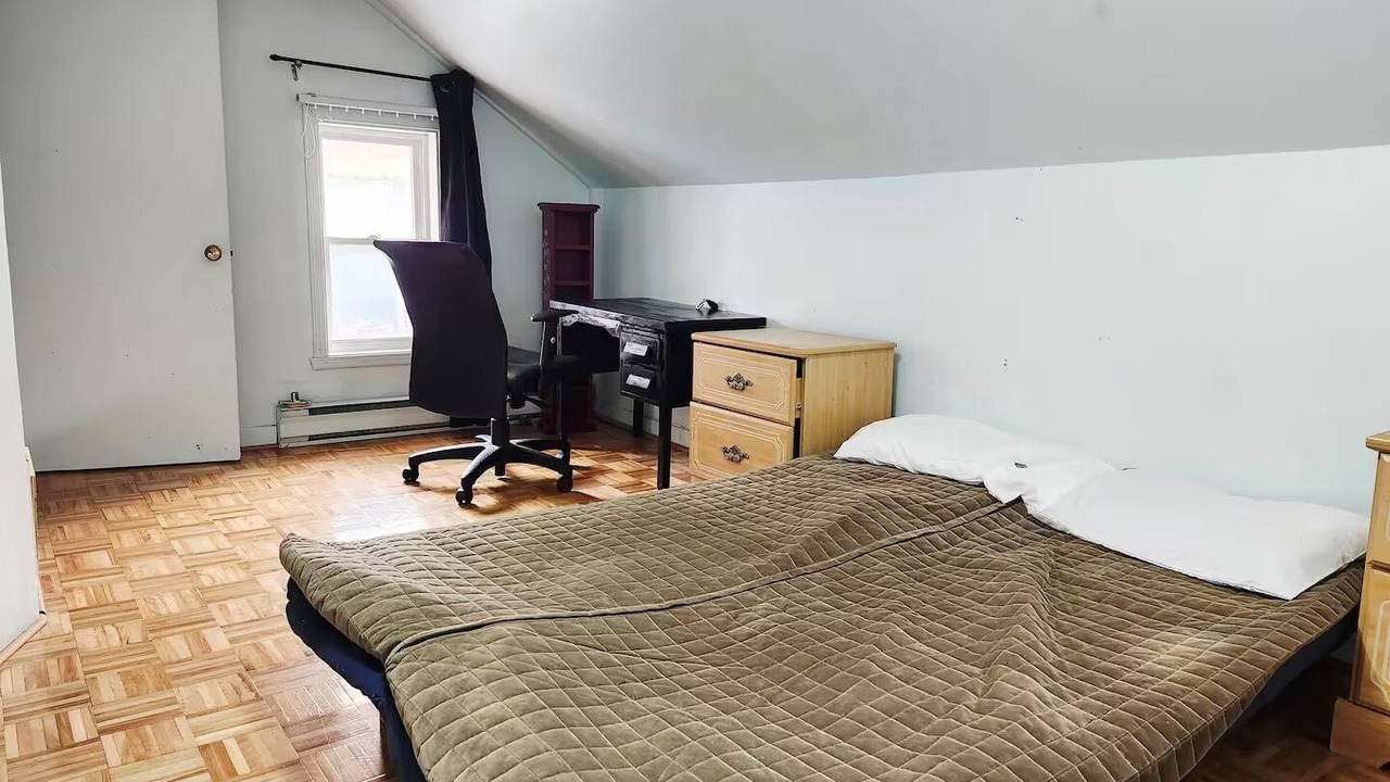 Photo of Bedroom in Longueuil