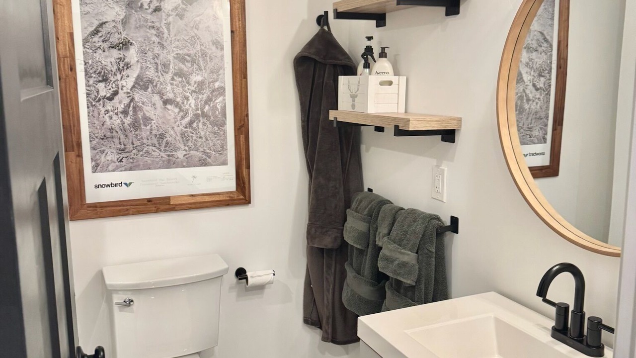 Photo of Bathroom in Daybreak