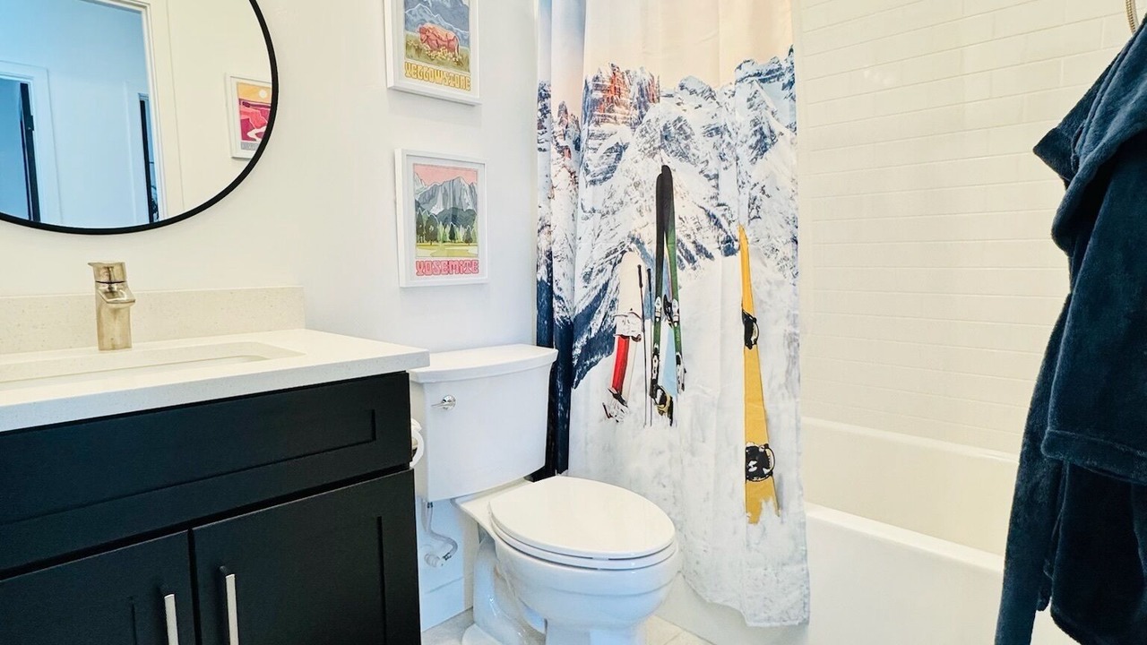 Photo of Bathroom in Daybreak