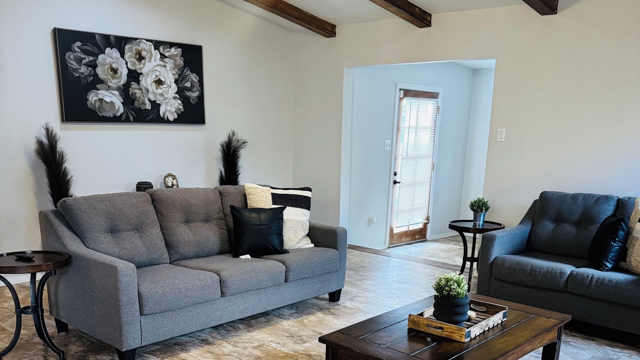 Photo of Livingroom in Taylor Ranch