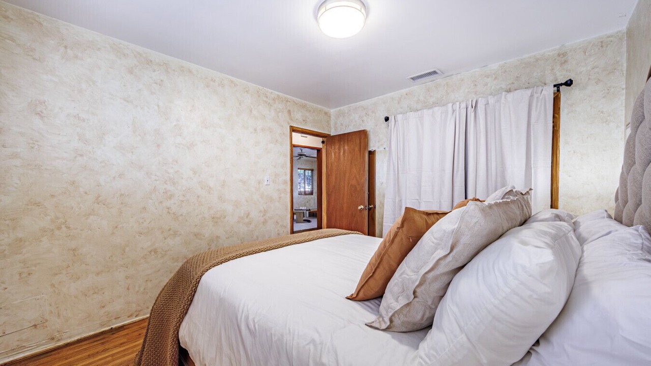 Photo of Bedroom in Pico