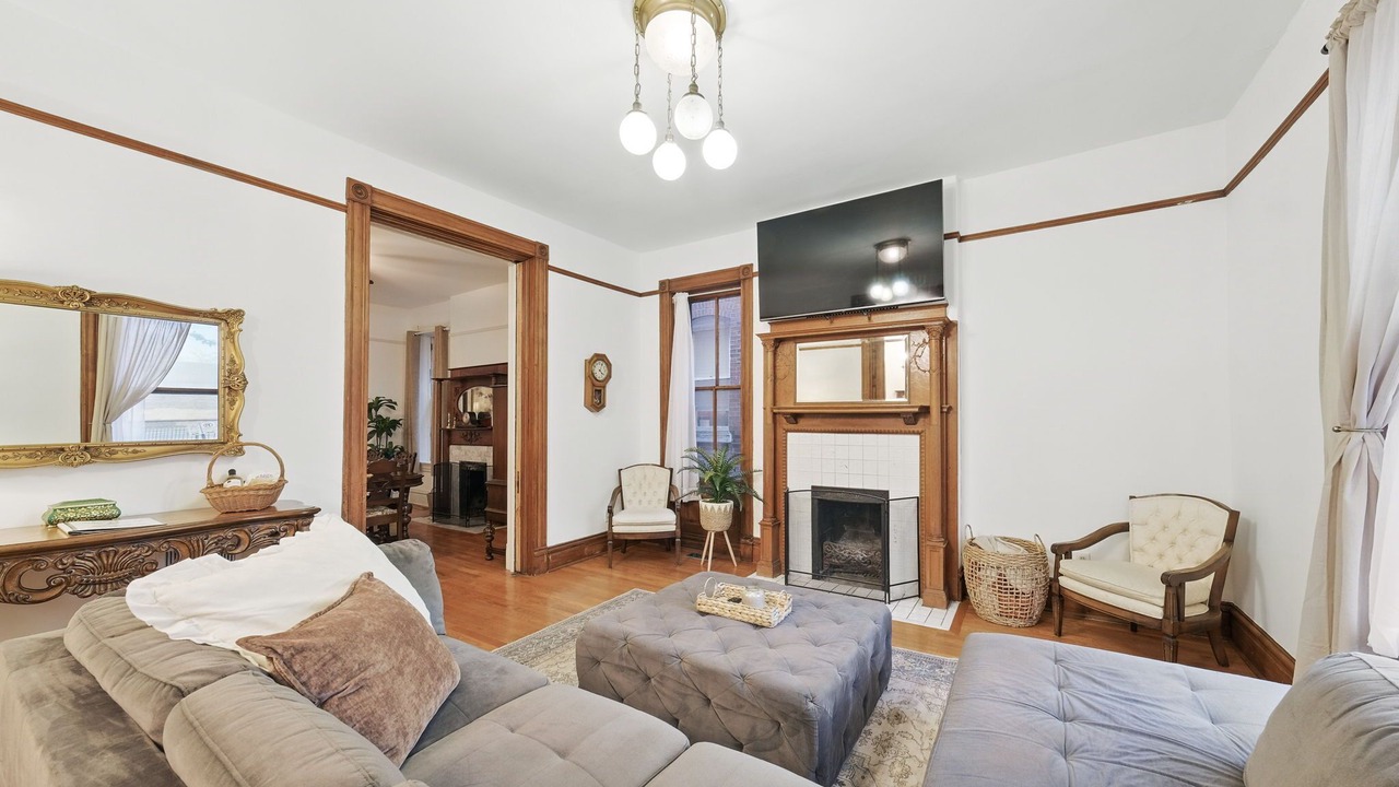 Photo of Livingroom in Tower Grove East