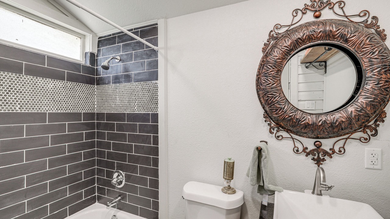 Photo of Bathroom in Jacksboro