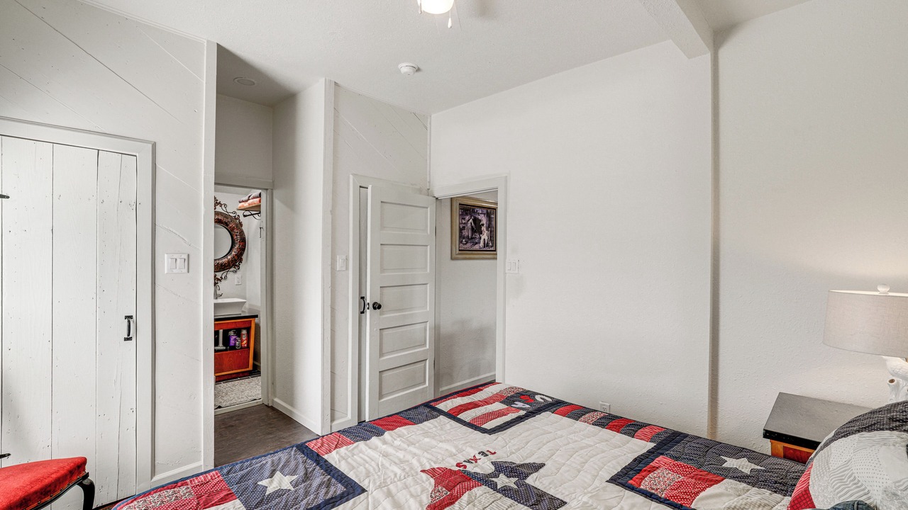 Photo of Bedroom in Jacksboro