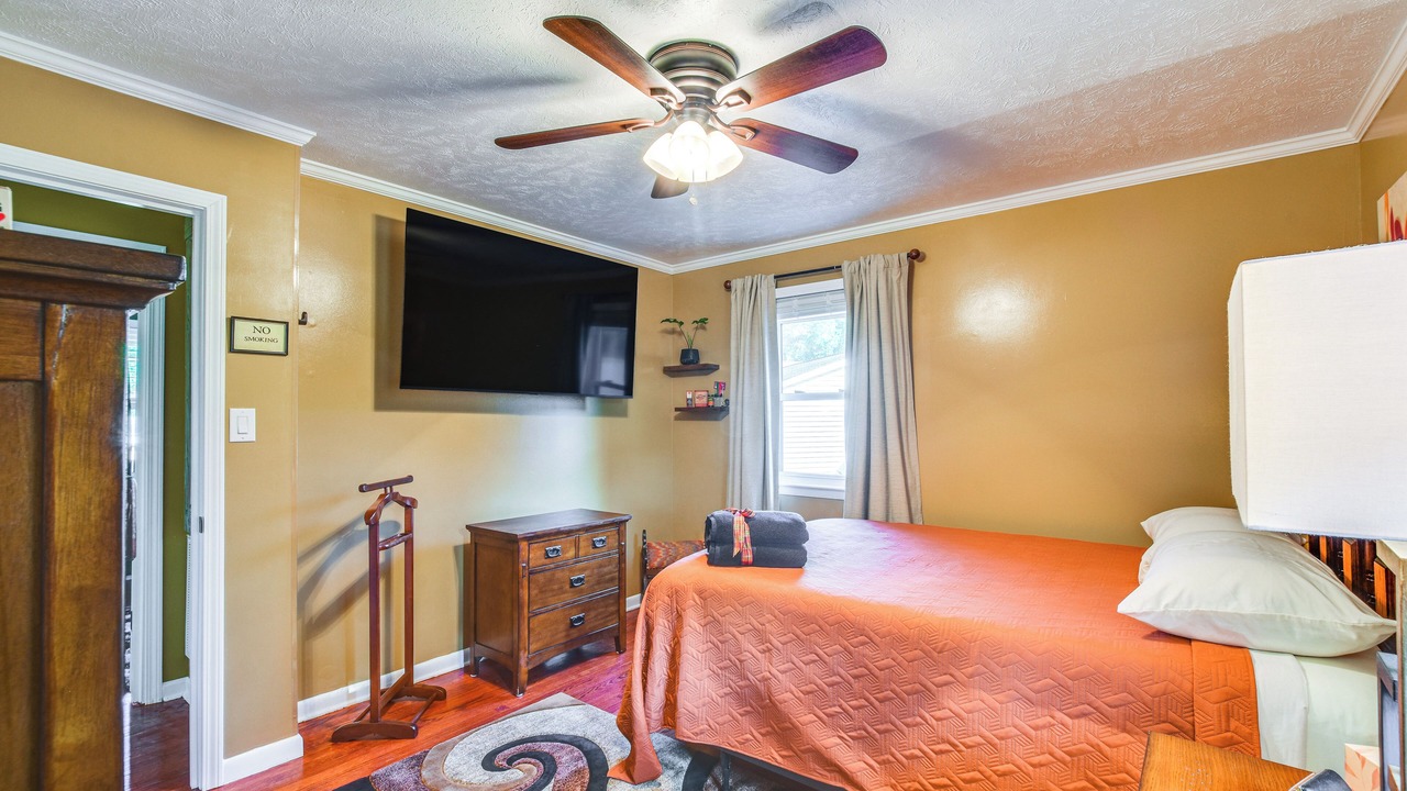 Photo of Bedroom in Pine Forest
