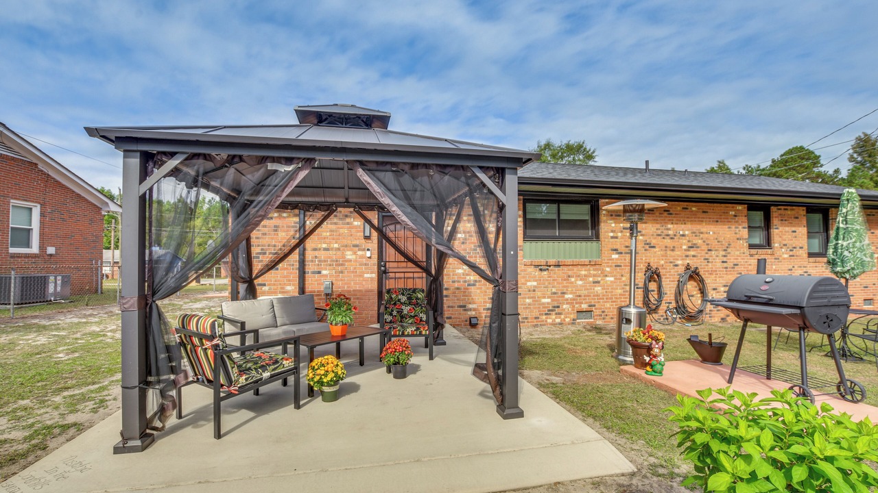 Photo of Patio Balcony in Pine Forest