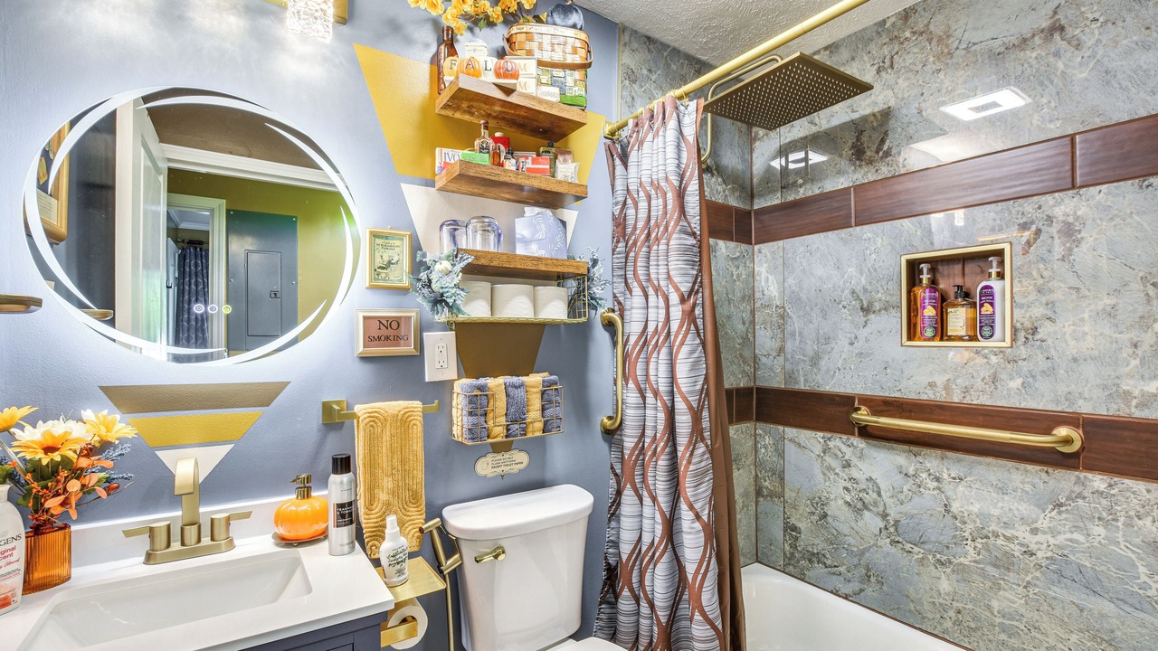 Photo of Bathroom in Pine Forest