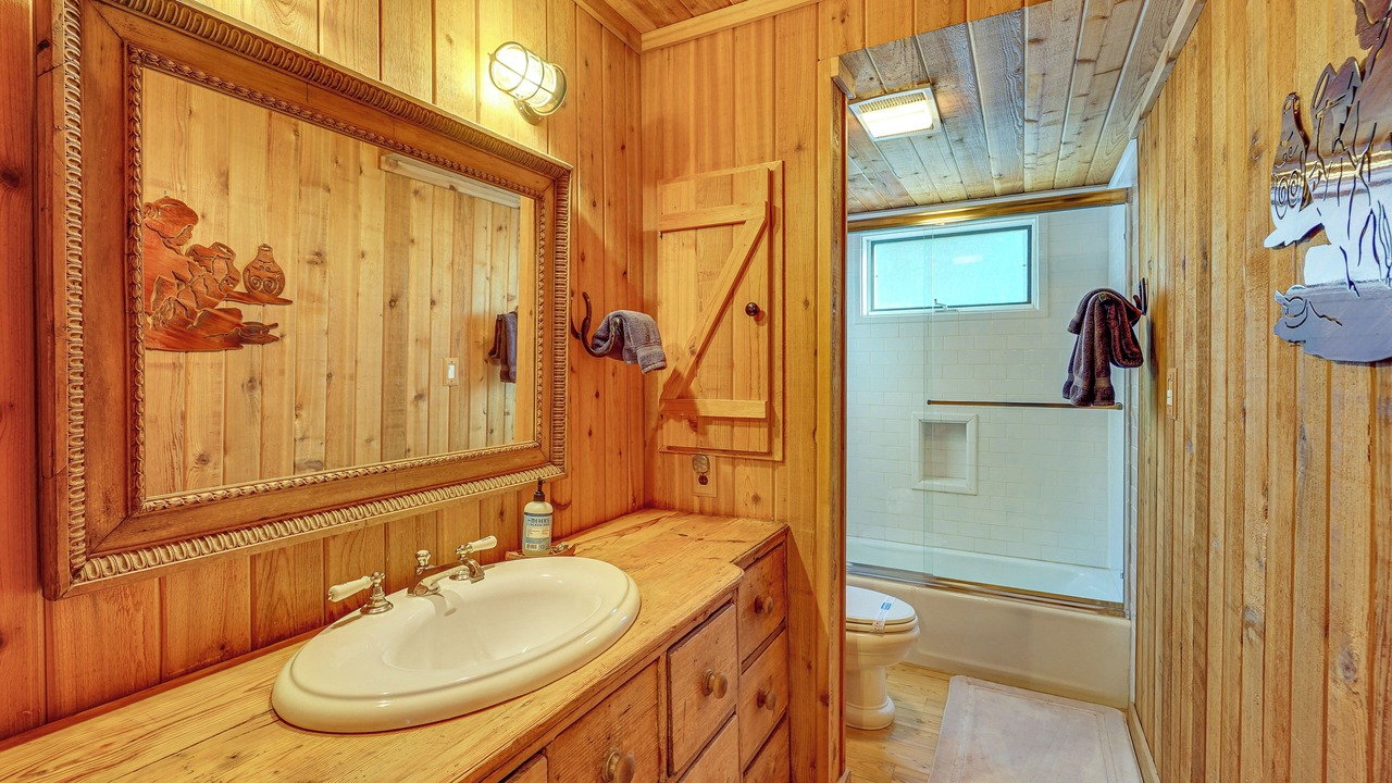 Photo of Bathroom in Columbine Lake